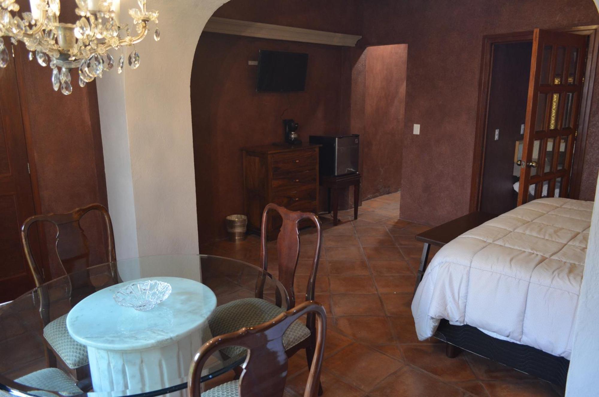 Hotel Art Gallery Casona De Los Milagros Colima Exteriör bild